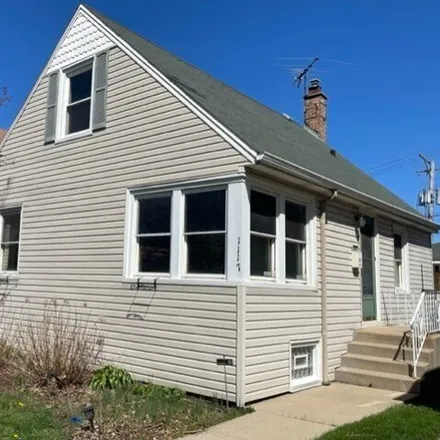 Buy this 2 bed house on 11117 South Trumbull Avenue in Chicago, IL 60655