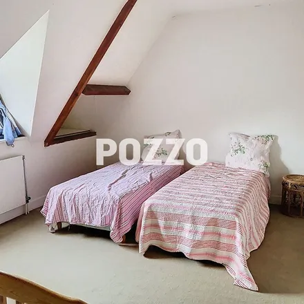 Rent this 2 bed apartment on 73 Avenue le Jumel in 14600 Équemauville, France