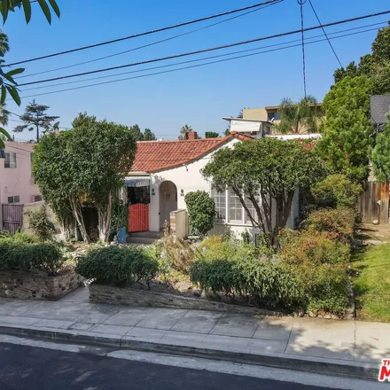 Buy this studio townhouse on 979 Hancock Avenue in West Hollywood, CA 90069