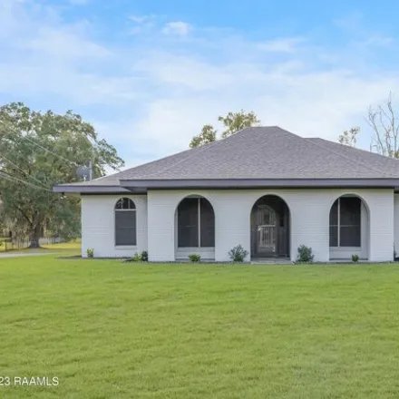 Buy this 3 bed house on 138 River Road in Lafayette, LA 70501