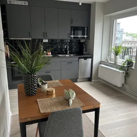 Rent this 1 bed apartment on Capio Vårdcentral Hovås in Hedtångsvägen 8, 436 53 Göteborgs Stad
