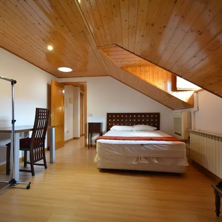 Rent this 2 bed apartment on El Museo del Tarot in Calle de San Alberto, 1