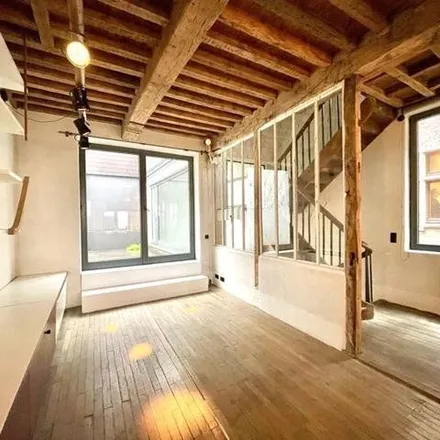 Rent this 3 bed apartment on Rue des Six Jeunes Hommes - Zesjonkmansstraat 12 in 1000 Brussels, Belgium