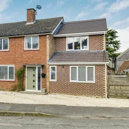 Buy this 4 bed duplex on Elm Close in Tetsworth, OX9 7AP