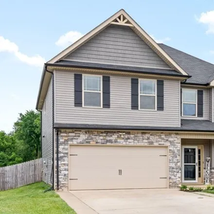 Buy this 5 bed house on 1390 Black Oak Circle in Clarksville, TN 37042
