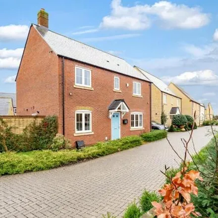 Buy this 4 bed house on Sedgefield in Chesterton, OX26 1BW