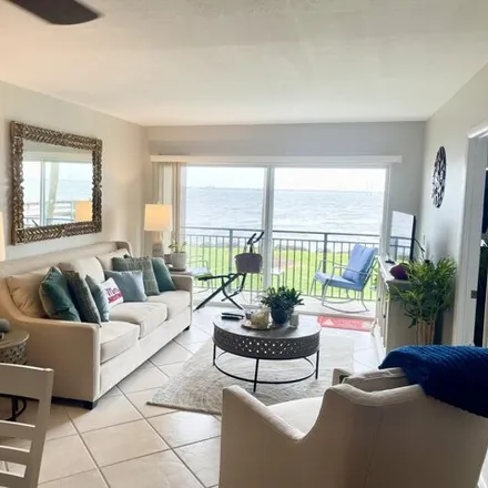 Buy this 2 bed condo on 3907 Dixie Highway in Palm Bay, FL 32905