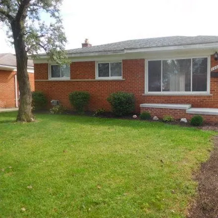 Rent this 3 bed house on 1404 Fontaine Avenue in Madison Heights, MI 48071