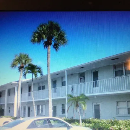 Buy this 1 bed condo on 2362 Southwest 22nd Avenue in Delray Beach, FL 33445