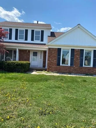 Rent this 3 bed house on 35724 Farmbrook Court in Sterling Heights, MI 48312