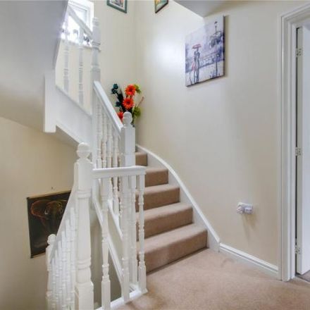 Rent this 5 bed house on East Wichel Way in North Wroughton, SN1 7AW