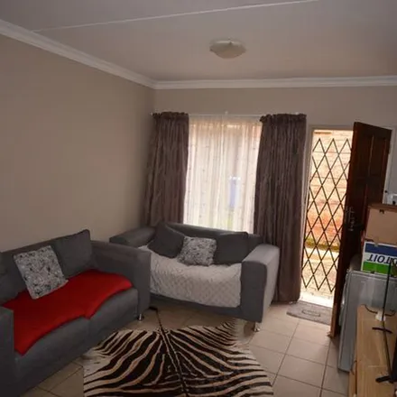 Image 2 - Dawie Street, Tshwane Ward 101, Gauteng, South Africa - Apartment for rent