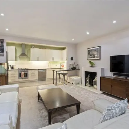 Rent this 3 bed apartment on 25 Gledhow Gardens in London, SW5 0JW