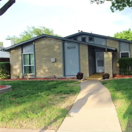 Buy this 3 bed house on 1511 Cherokee Trail in Plano, TX 75023