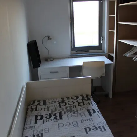 Rent this 4 bed apartment on Galerijmuur 17 in 3991 WX Houten, Netherlands