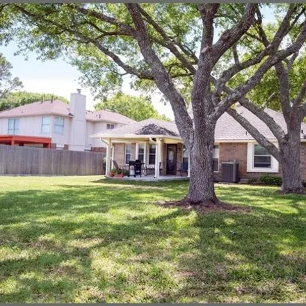 Image 4 - 1909 Valero, Friendswood, TX 77546, USA - House for sale