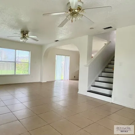 Image 4 - 2826 Foxtail Palm, Harlingen, TX 78552, USA - House for sale