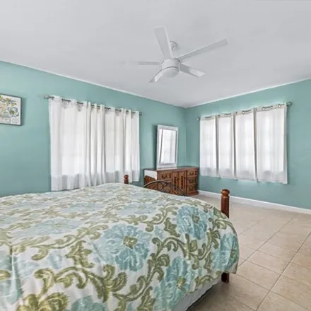 Image 7 - 1202 N A St, Florida, 33460 - House for sale
