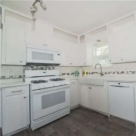 Image 3 - 1715 Taylor Gaines Street, Austin, TX 78741, USA - Apartment for rent
