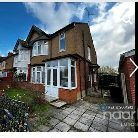 Rent this 1 bed house on Blenheim Crescent in Luton, LU3 1EQ