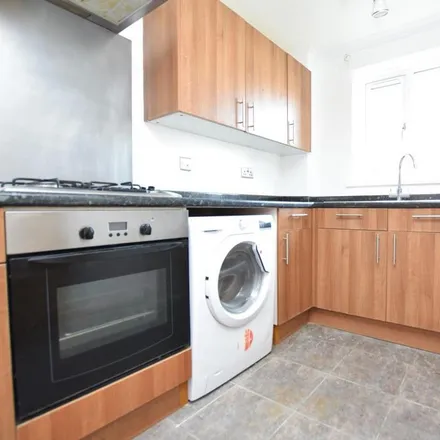 Rent this 3 bed townhouse on Plowman Way in Goodmayes, London