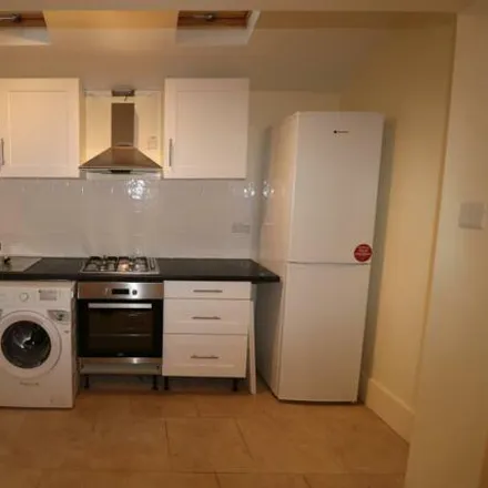 Image 2 - Connop Road, Enfield Wash, London, EN3 5XQ, United Kingdom - House for rent