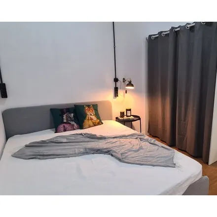 Rent this 3 bed room on Carrer del Rosselló in 08903 l'Hospitalet de Llobregat, Spain