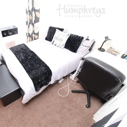 Image 4 - Beeches Hollow, Sheffield, S2 3QY, United Kingdom - House for rent