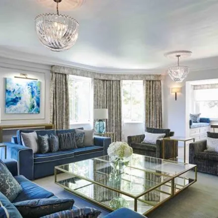 Rent this 3 bed room on Arlington House Apartments in Arlington Street, London