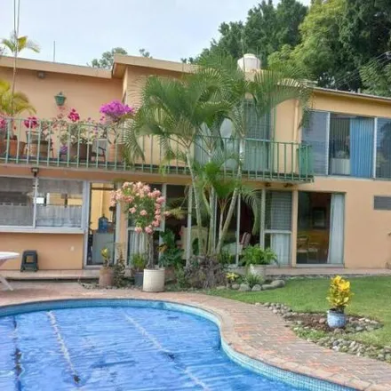 Buy this studio house on Alberca in Privada Club de Golf, Club de Golf de Cuernavaca