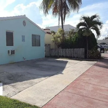 Buy this studio house on 6922 Bay Drive in Isle of Normandy, Miami Beach