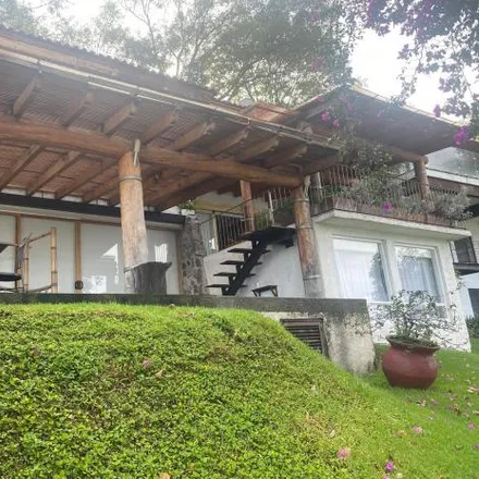 Buy this 4 bed house on Fray Gregorio Jiménez de la Cuenca in Centro, 51200 Valle de Bravo