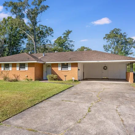 Buy this 3 bed house on 1529 Casa Loma Drive in Oak Park, Baton Rouge