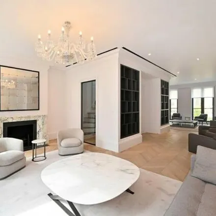 Image 1 - 4-13 Little Chester Street, London, SW1X 7AS, United Kingdom - Townhouse for rent