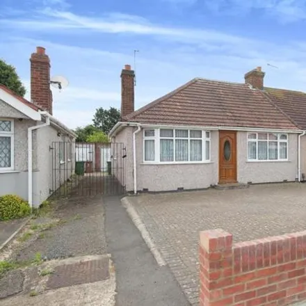 Buy this 2 bed house on Barry Avenue in London, DA7 5LJ