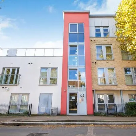 Image 8 - Ryder Court, 42 Rosedene Terrace, London, E10 5LT, United Kingdom - Apartment for sale