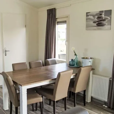 Rent this 3 bed house on 3316 EJ Dordrecht