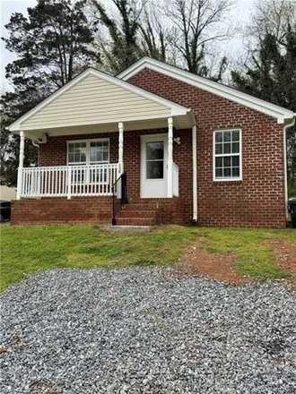 Rent this 3 bed house on 816 Dogwood Circle in High Point, NC 27260