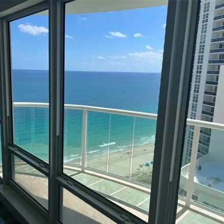 Image 4 - L'Hermitage Reserve, Galt Ocean Drive, Fort Lauderdale, FL 33308, USA - Condo for rent
