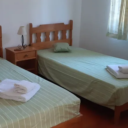 Rent this 3 bed house on Congregação Cristã em Portugal in Rua Mouzinho de Albuquerque, 8200-356 Albufeira