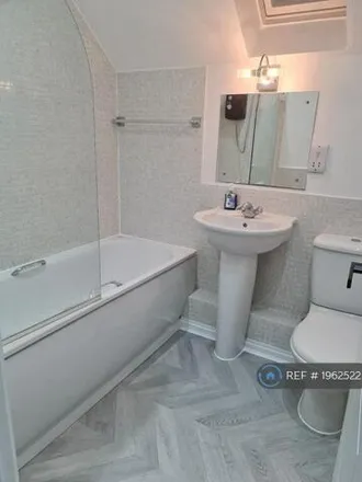 Image 9 - Berica Court, 1-17 Mossford Green, London, IG6 2BX, United Kingdom - Room for rent