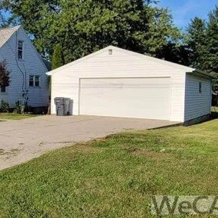 Buy this 3 bed house on 1599 Summit Street in Lima, OH 45801