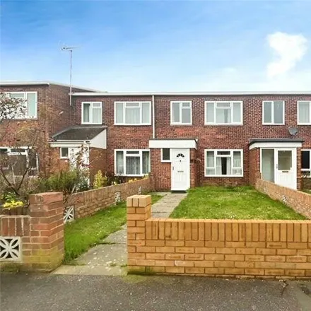 Buy this 3 bed townhouse on 33 Alston Walk in Reading, RG4 5DD