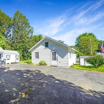 Buy this 2 bed house on 3 Fleming Court in Kennebunk, 04043