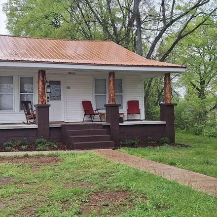 Buy this 3 bed house on 456 Park Street in Lawrenceburg, TN 38464