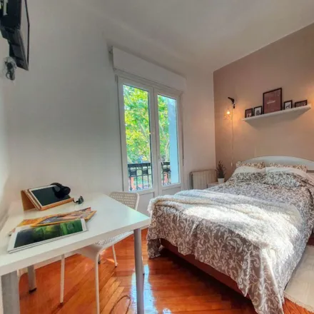Rent this 6 bed room on Calle del Príncipe de Vergara in 60, 28006 Madrid