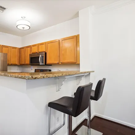 Image 6 - Savoy, 12000 Market Street, Reston, VA 20190, USA - Condo for sale