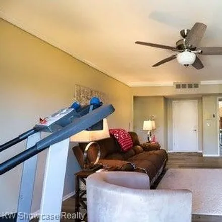 Image 4 - 6201 Pepper Hill Street, West Bloomfield Township, MI 48322, USA - Condo for sale