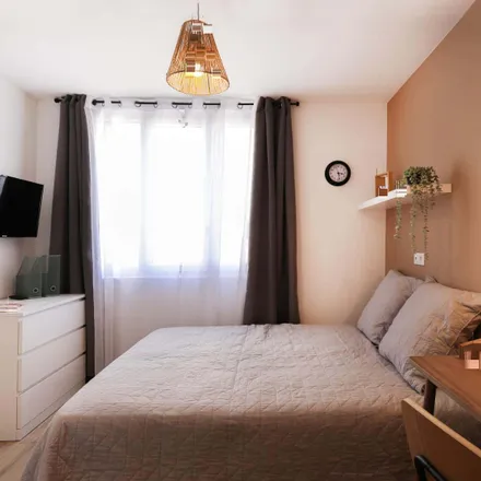 Rent this 1 bed room on 30 Rue Général de Miribel in 69007 Lyon, France