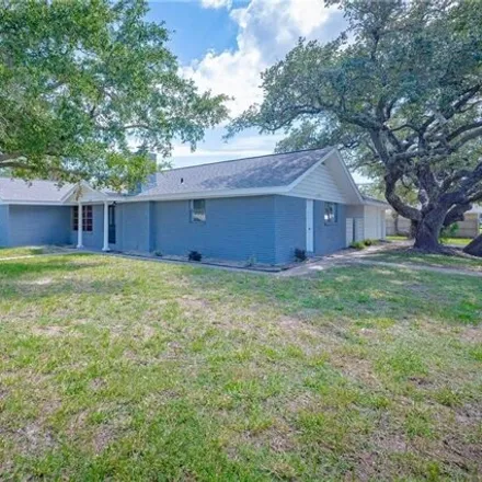 Image 2 - 1291 West Terrace Boulevard, Rockport, TX 78382, USA - House for sale
